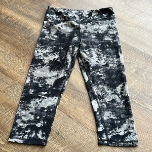 Zobha Crops Gray Black Medium